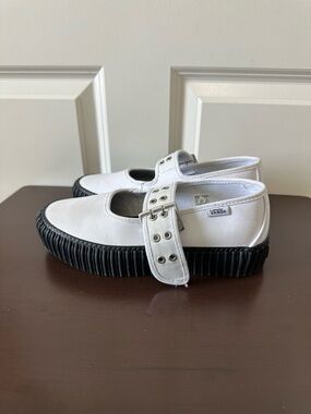 Vans White Mary Jane Creeper Buckle Shoe Size 7.5